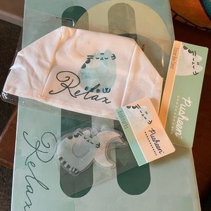 Pusheen tissue box cover/book marks